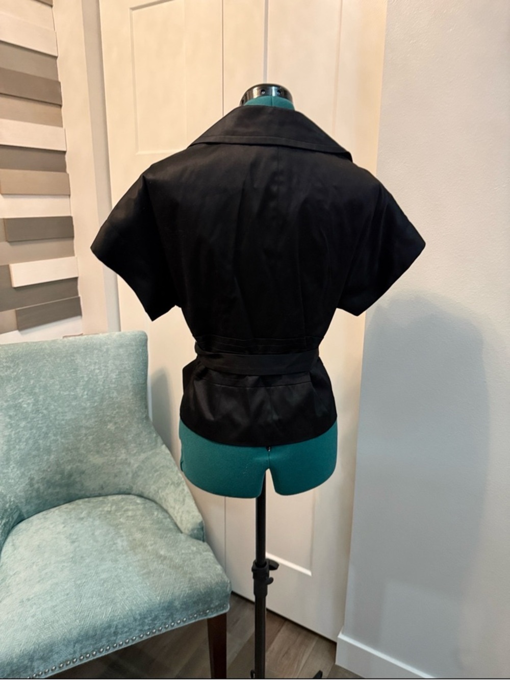 Black Short-Sleeve Jacket with Belt - Picture 3 of 5